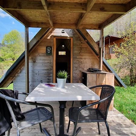 Camping Les Vernieres La Bourboule Sancy Екстериор снимка