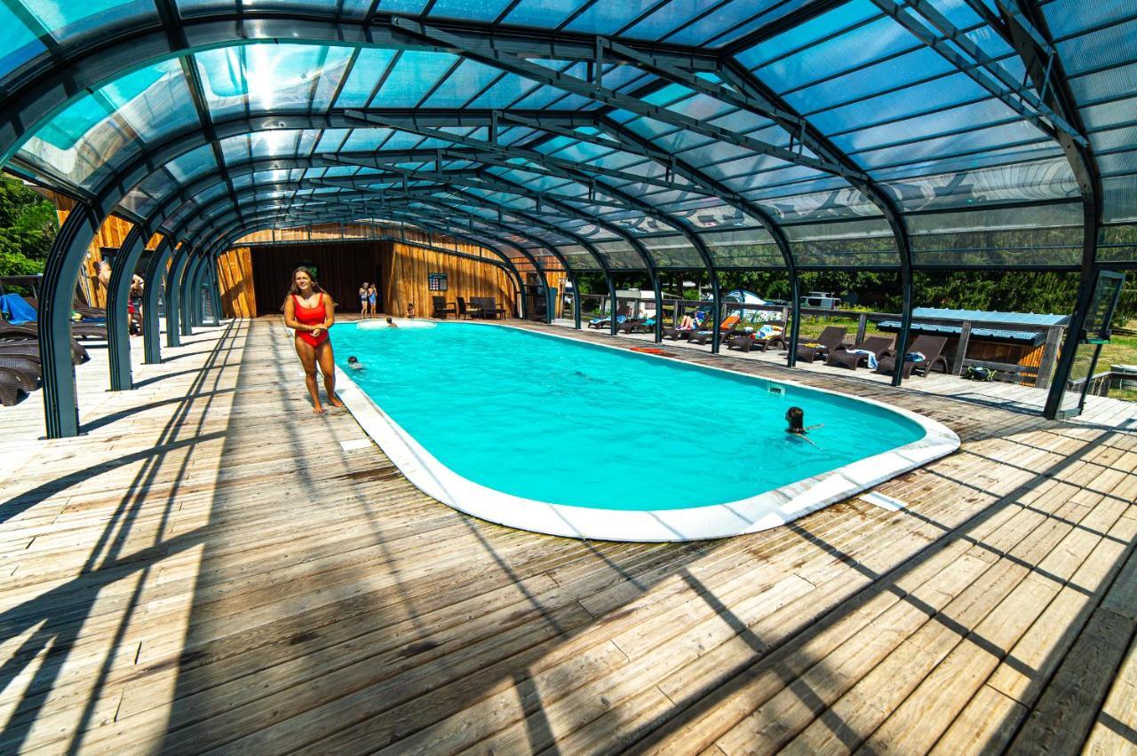 Camping Les Vernieres La Bourboule Sancy Екстериор снимка