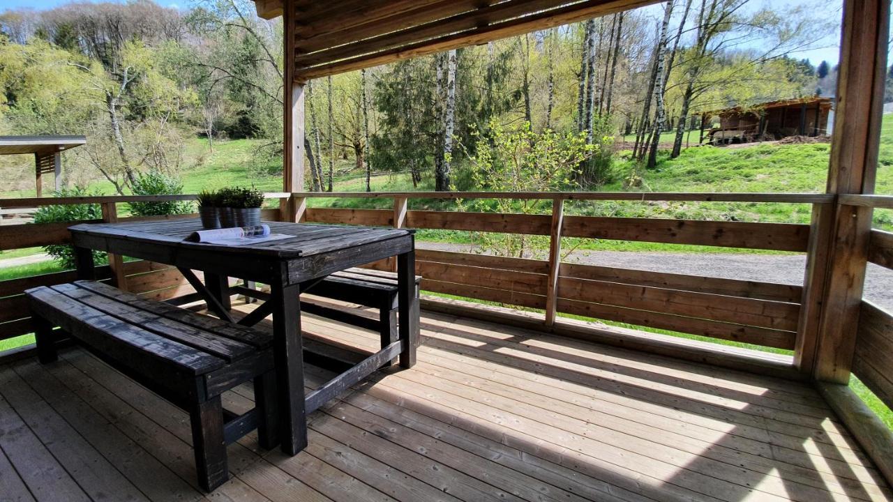 Camping Les Vernieres La Bourboule Sancy Екстериор снимка
