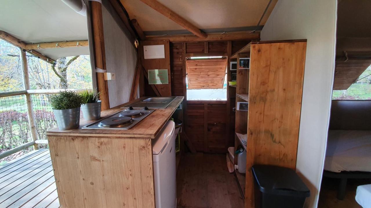 Camping Les Vernieres La Bourboule Sancy Екстериор снимка